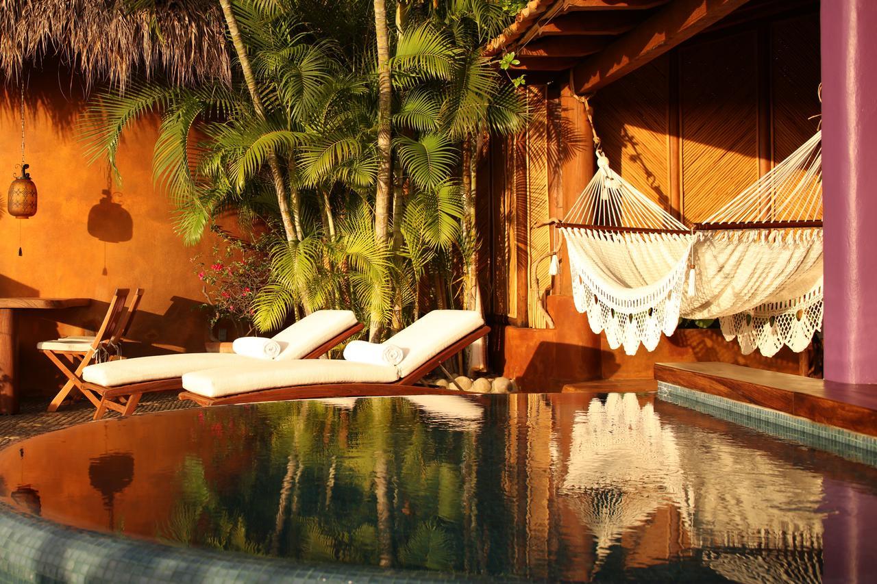 Amuleto Hotel Ixtapa  Buitenkant foto