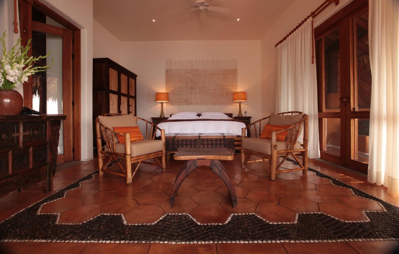 Amuleto Hotel Ixtapa  Buitenkant foto